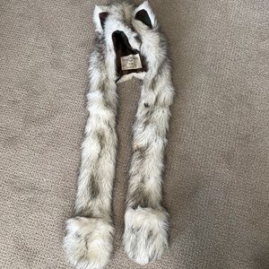 Husky Spirit Hood